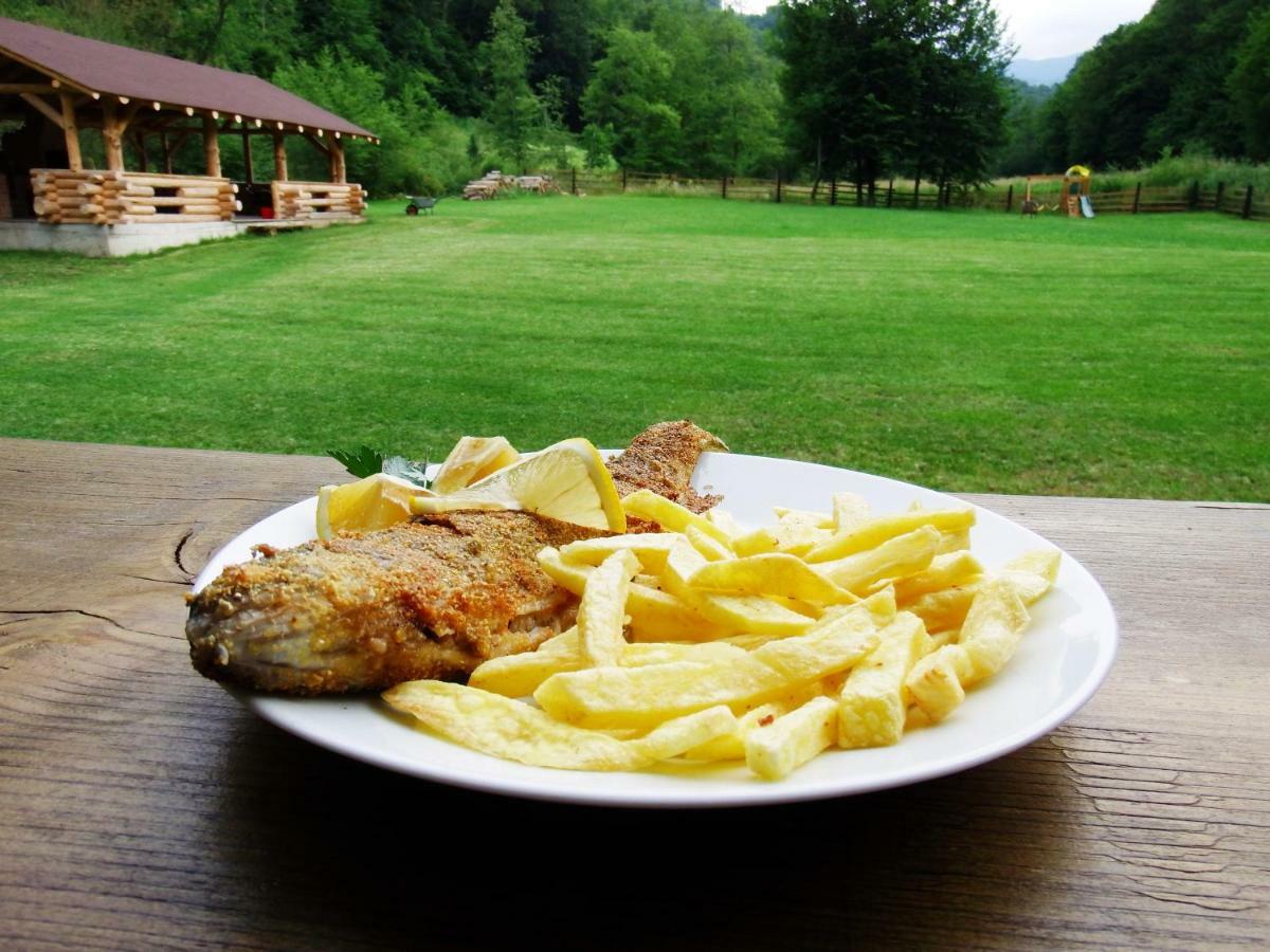 Casa Din Vale Hotel Sacuieu Buitenkant foto